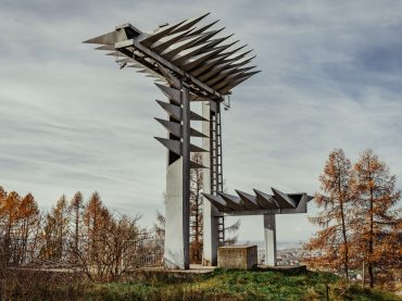 <i>Organy</i> Władysława Hasiora na Przełęczy Snozka